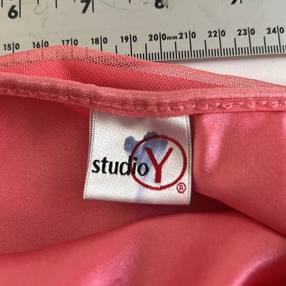 Gorgeous Ruffle and Lace trimmed Coral tiered Skirt in XL by Studio Y - Picture 5 of 6